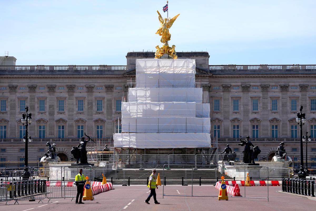 Andrew, Harry and Meghan won’t appear on jubilee balcony