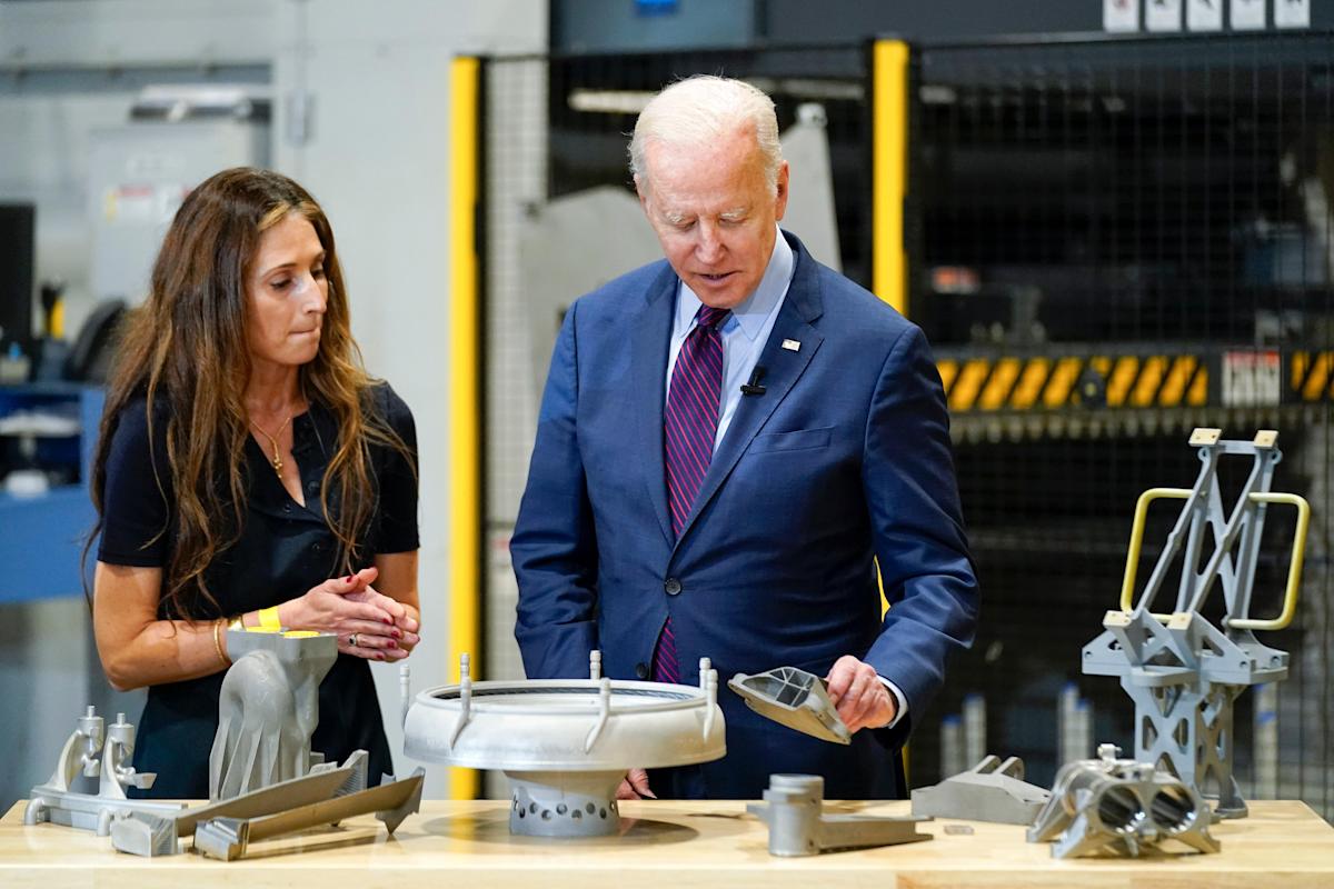 Biden plugs manufacturing initiative at Ohio metal company