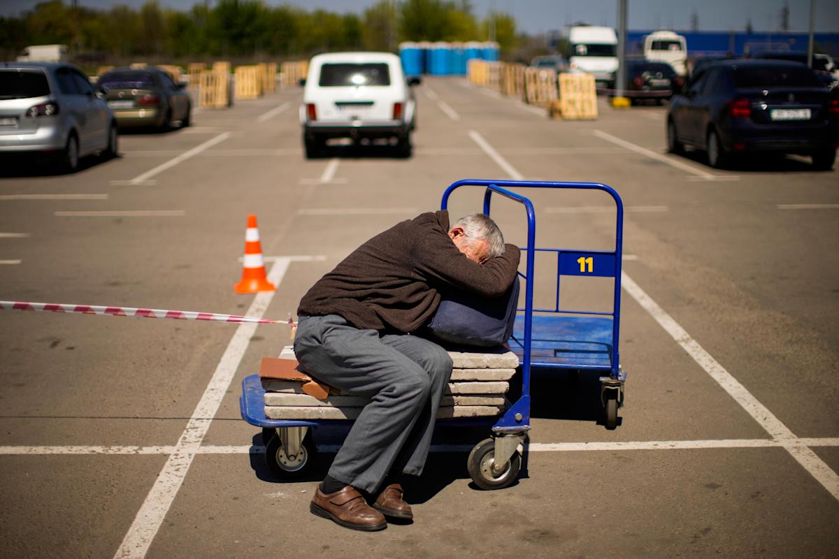 Dozens feared dead after Russian bomb levels Ukraine school