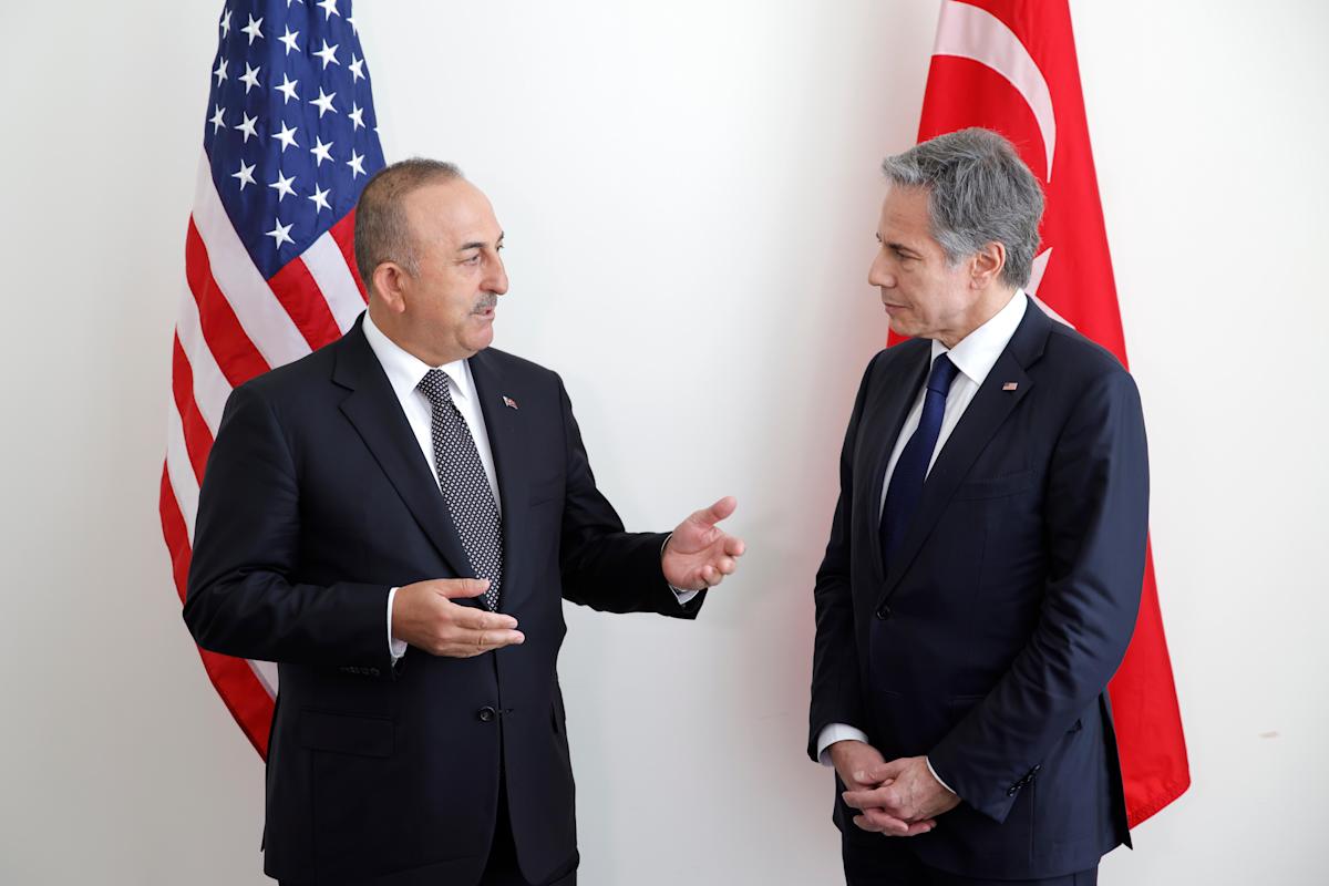 In meeting with US, Turkey gives mixed signals on wider NATO