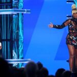 Janet Jackson makes surprise Billboard Music Awards appearance to honor fellow icon Mary J. Blige