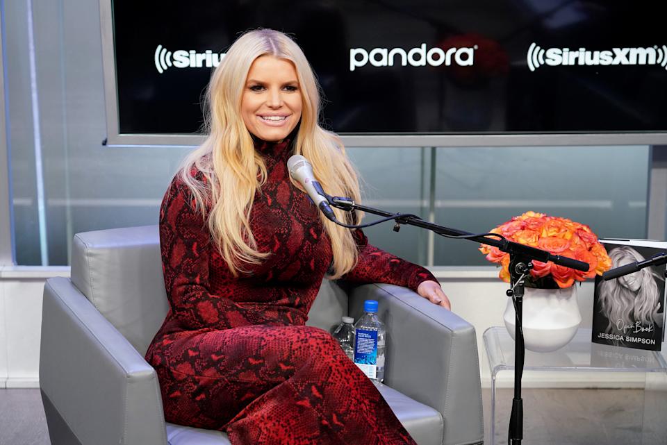 Jessica Simpson rocks same Gucci pencil skirt she wore 19 years ago: ‘Remember this?’