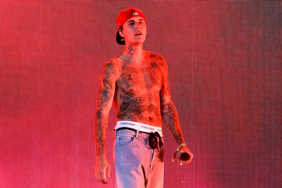 Justin Bieber Address Buffalo Mass Shooting During Concert, Holds Moment of Silence: ‘Racism Is Evil’