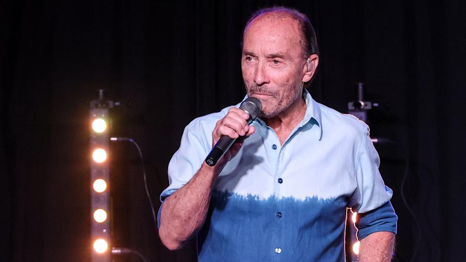 Lee Greenwood says playing NRA convention would be seen as ‘endorsement’ of Texas school shooting weapon