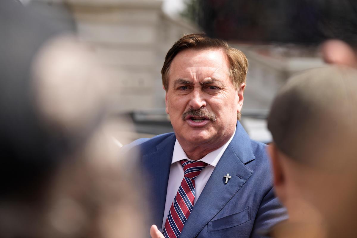 MyPillow CEO Mike Lindell gets banned from Twitter, again