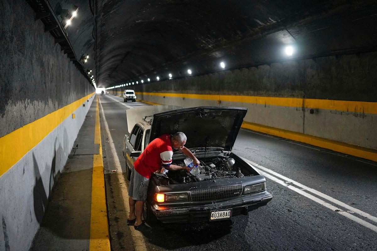 On Venezuelan roads, old cars prevail, break down everywhere