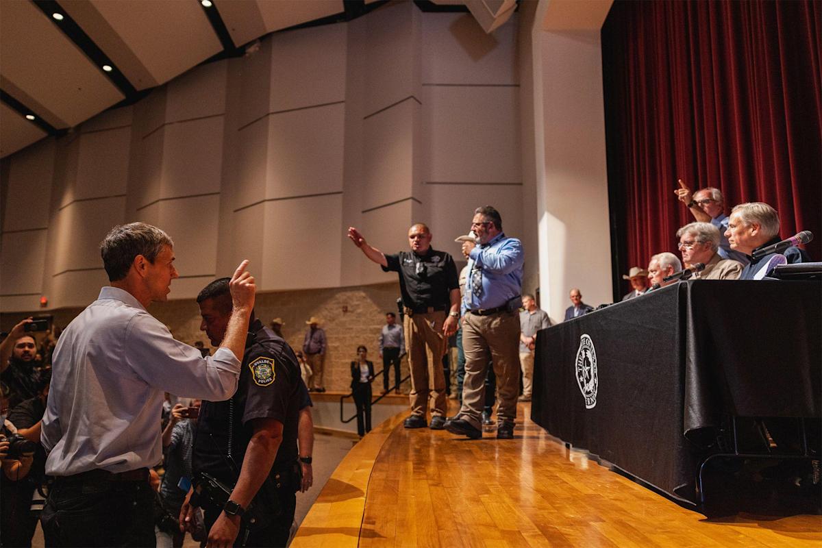 O’Rourke Disrupts Massacre Briefing as Abbott Hits Mental Health