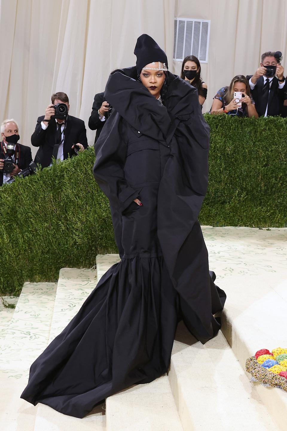 Pregnant Rihanna shuts down 2022 Met Gala in historic marble tribute