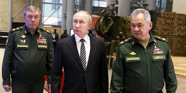 Putin is making low-level tactical decisions and ‘micromanaging’ Russia’s war efforts, according to reports