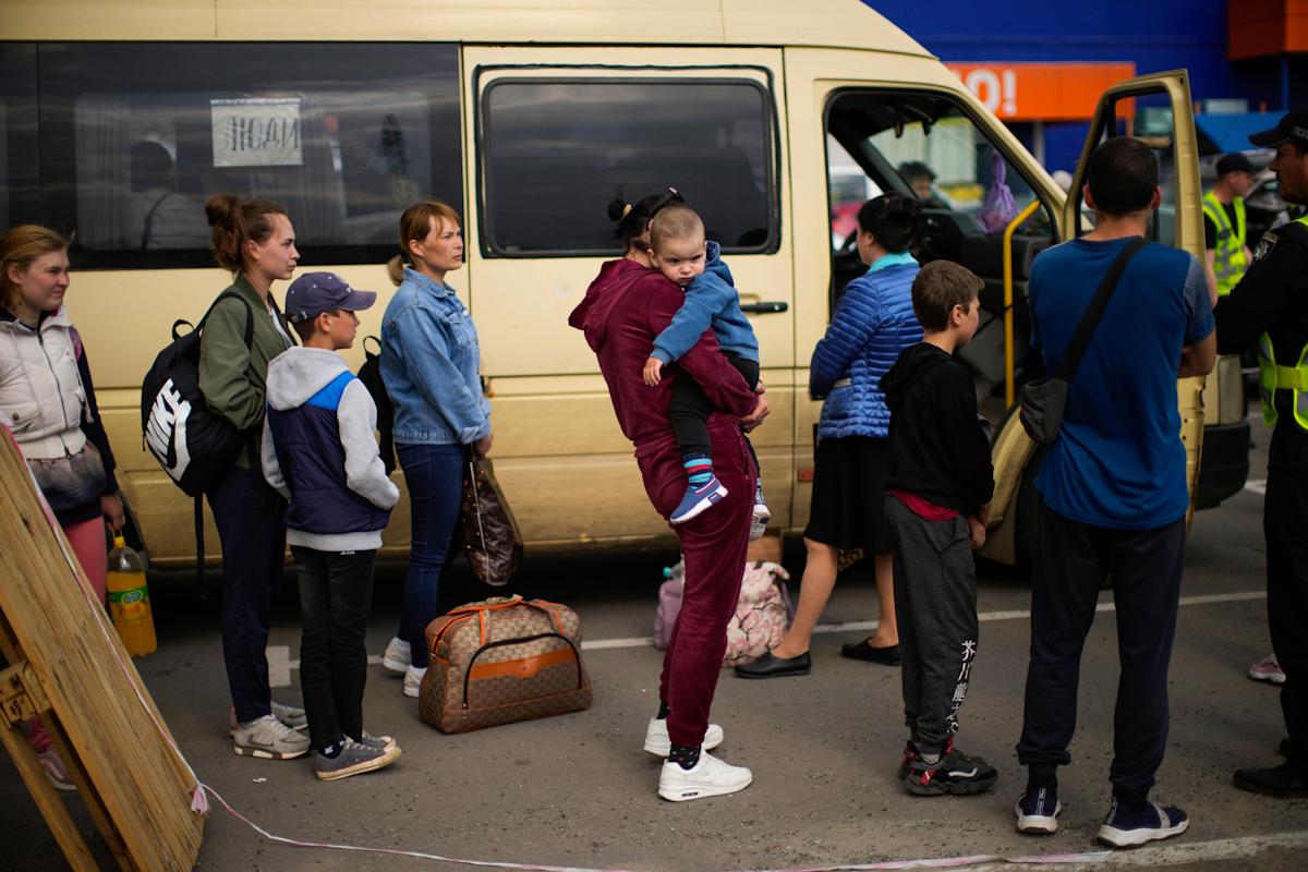 UN: Civilians from Mariupol plant reach Ukrainian-held city