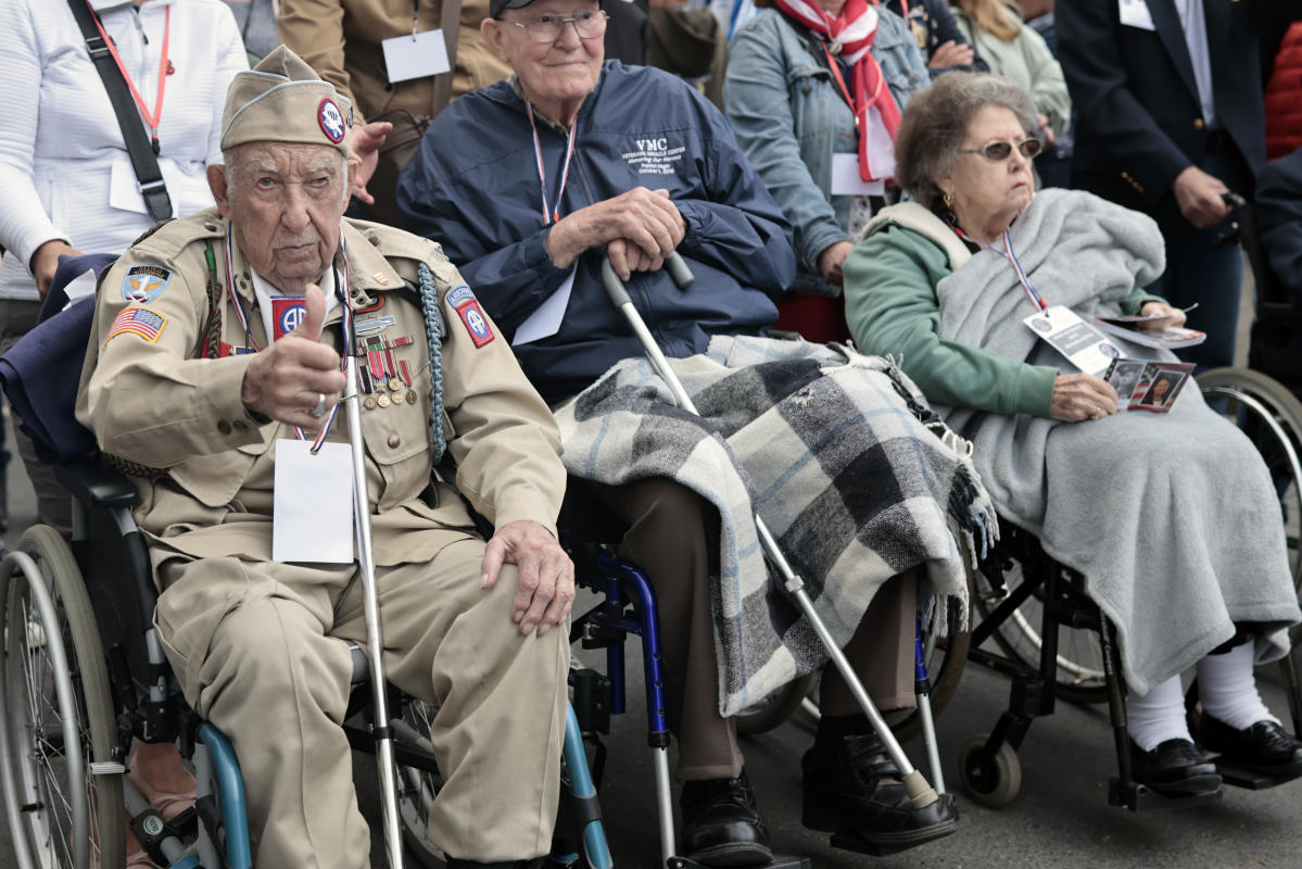 Crowds honor WWII veterans at Normandy D-Day celebrations