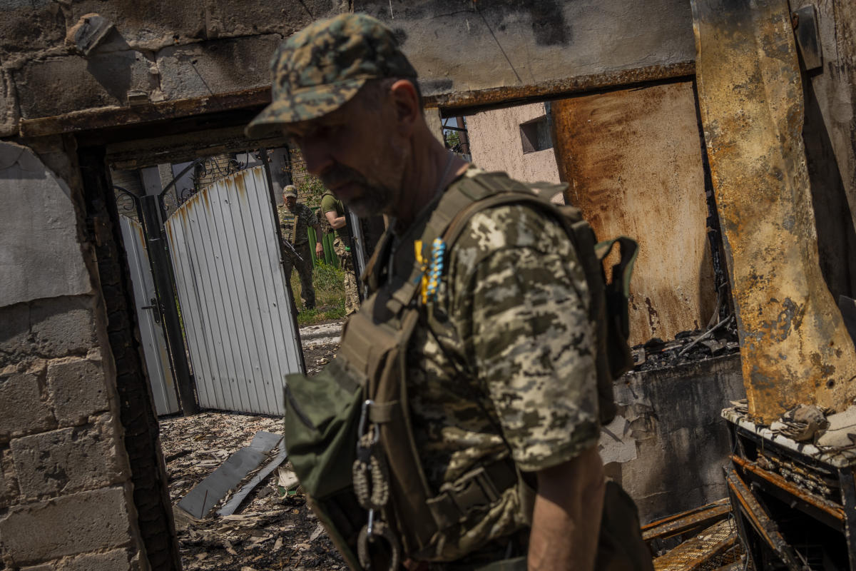 Despite Western arms, Ukraine is outgunned in the east