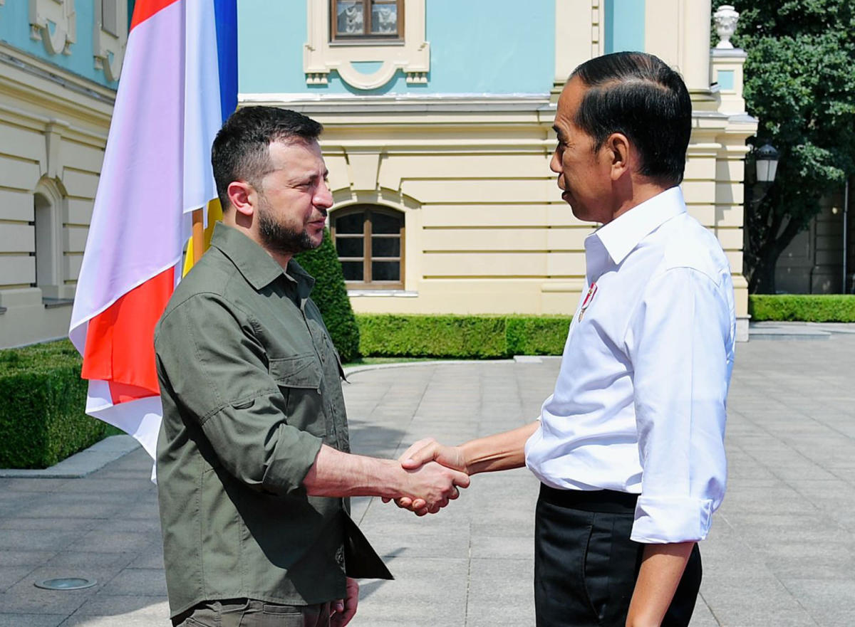 EXPLAINER: Why Indonesia’s leader is visiting Kyiv, Moscow