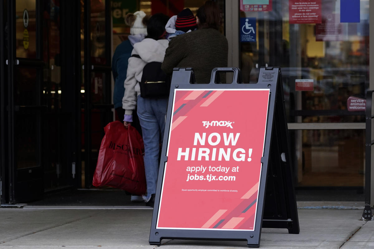 Fewer Americans file for jobless aid