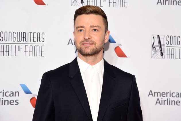 Justin Timberlake Issues a Much-Needed Apology for His Khakis in That Viral Dance Video