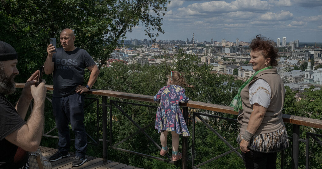 Live Updates: Russia Fires Barrage of Missiles at Targets Across Ukraine