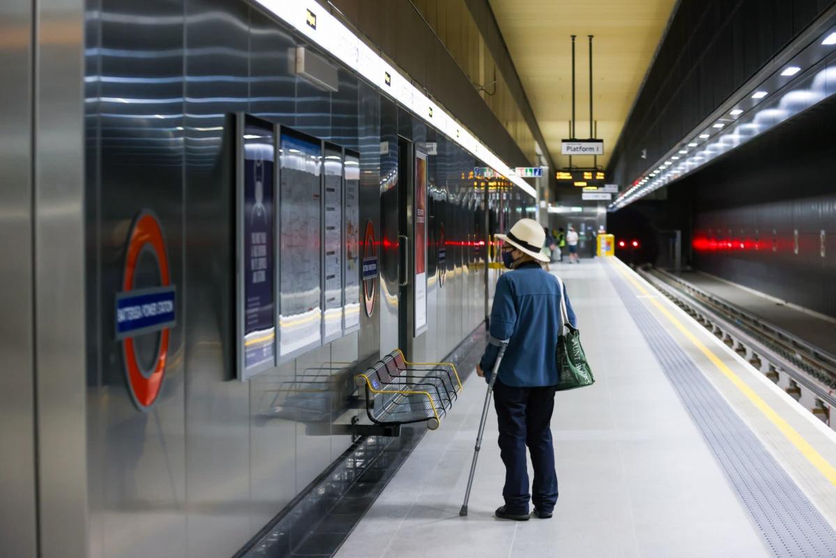 London Transport Advises Against Monday Travel Because of Strike