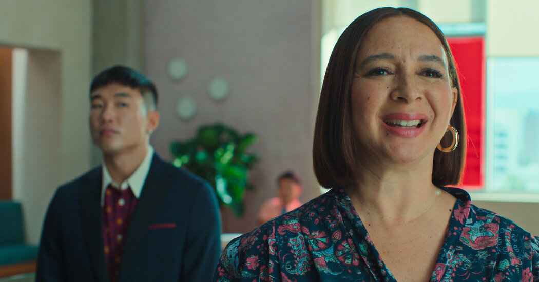 ‘Loot’ Review: Maya Rudolph Among the .001 Percent