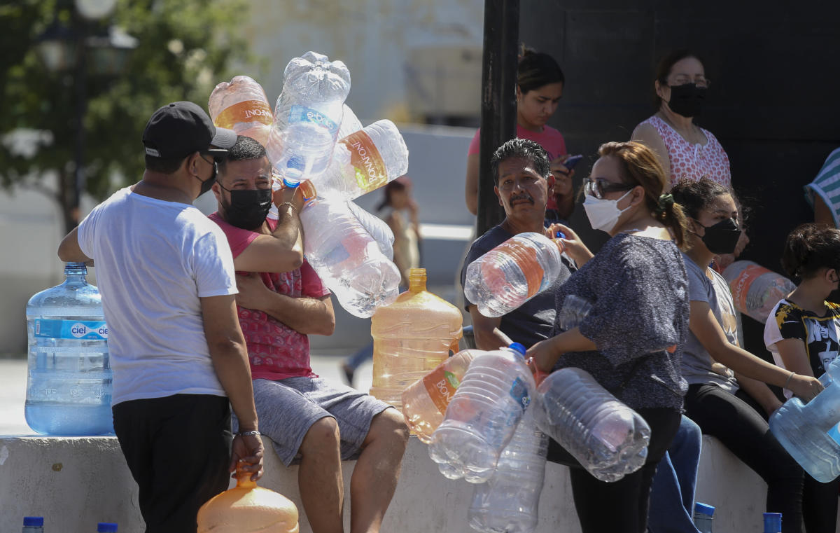 Monterrey suffers weeks-long water cutoff amid drought