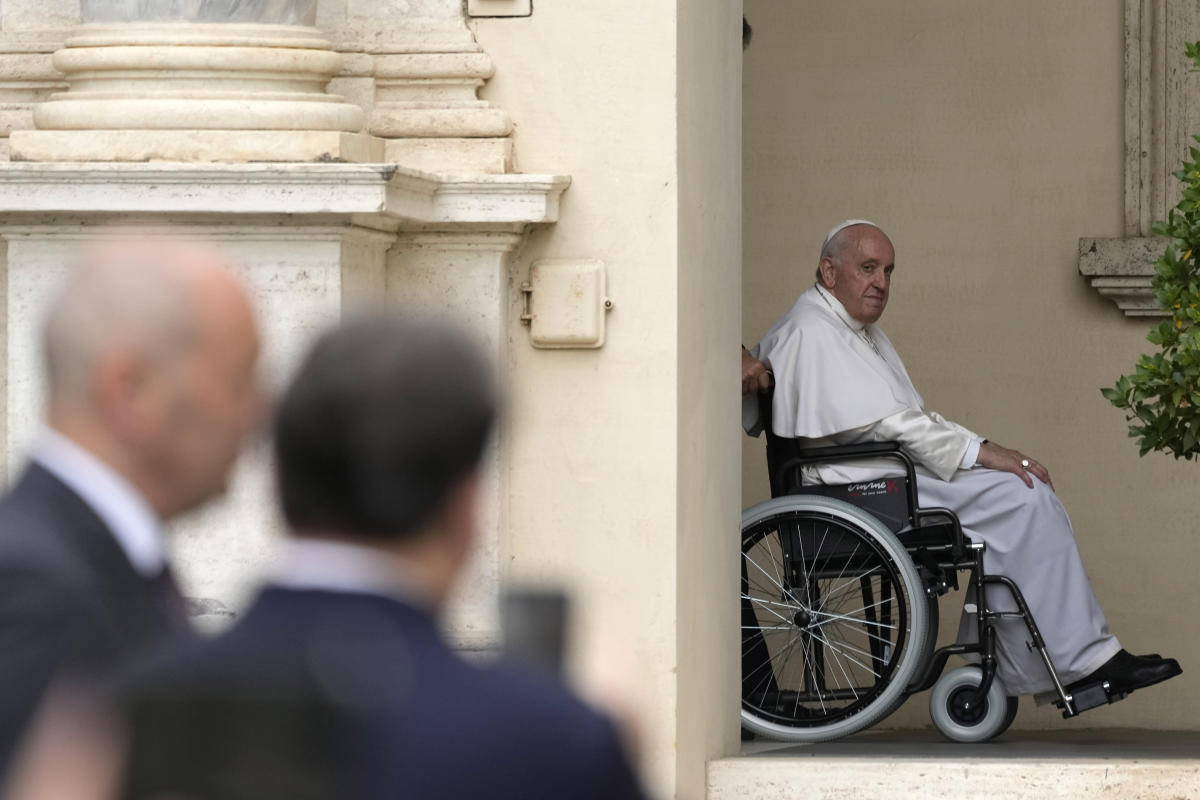 Pope Francis fuels new speculation on future of pontificate