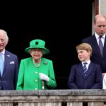 Queen Elizabeth Makes Surprise Appearance on Palace Balcony During Platinum Jubilee Finale