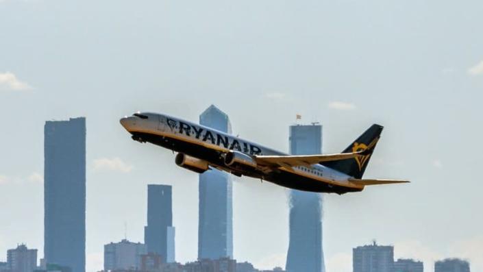 Ryanair Afrikaans test: South African fury over language quiz