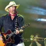 Toby Keith reveals he was diagnosed with stomach cancer last fall