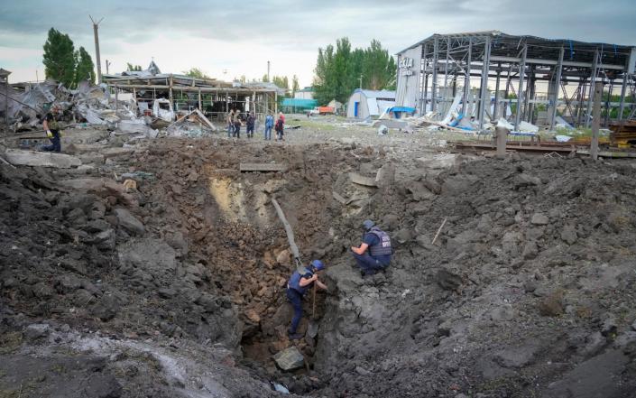 Ukraine war: Severely depleted battalions on foot now fighting for Severodonetsk