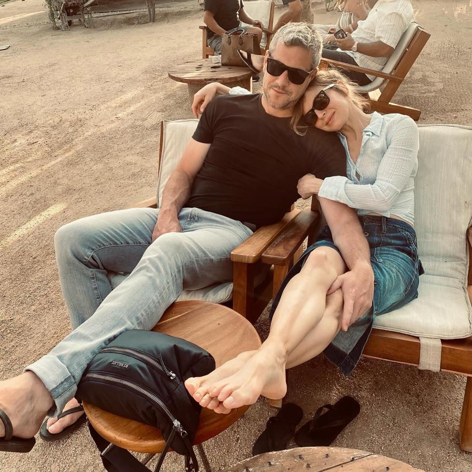 Ant Anstead Calls Girlfriend Renée Zellweger ‘Pure Class’ as They Snuggle Up in Beach Photo Together