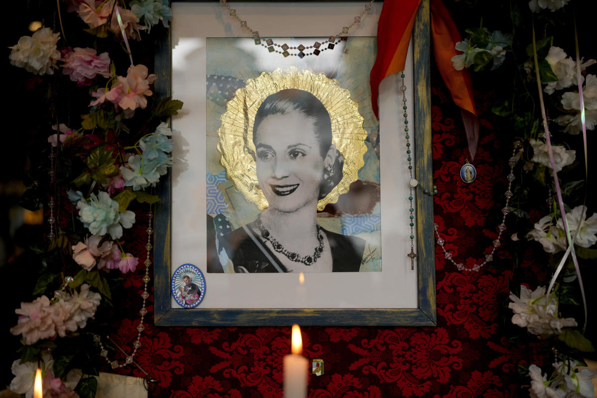 Argentines yearn for Evita, 70 years after her death