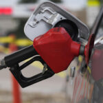 Average US gasoline price falls 32 cents to .54 per gallon