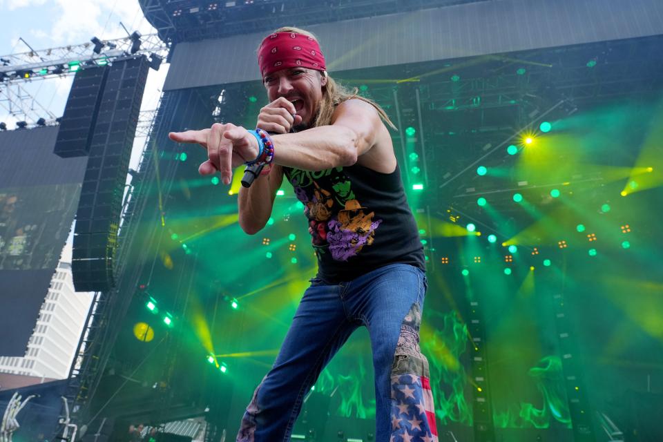 Bret Michaels returns to stage with Poison after being hospitalized for ‘medical complication’
