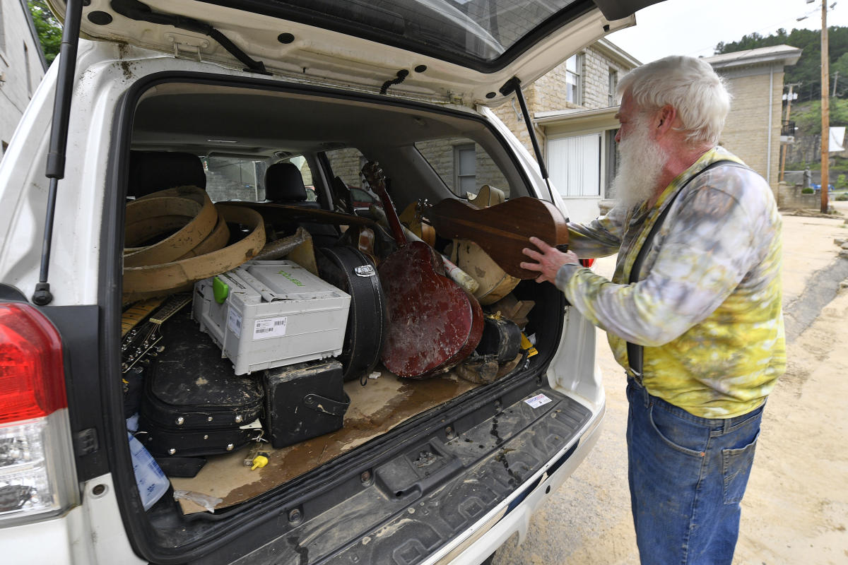 Death toll in Kentucky hits 26 amid renewed flood threat