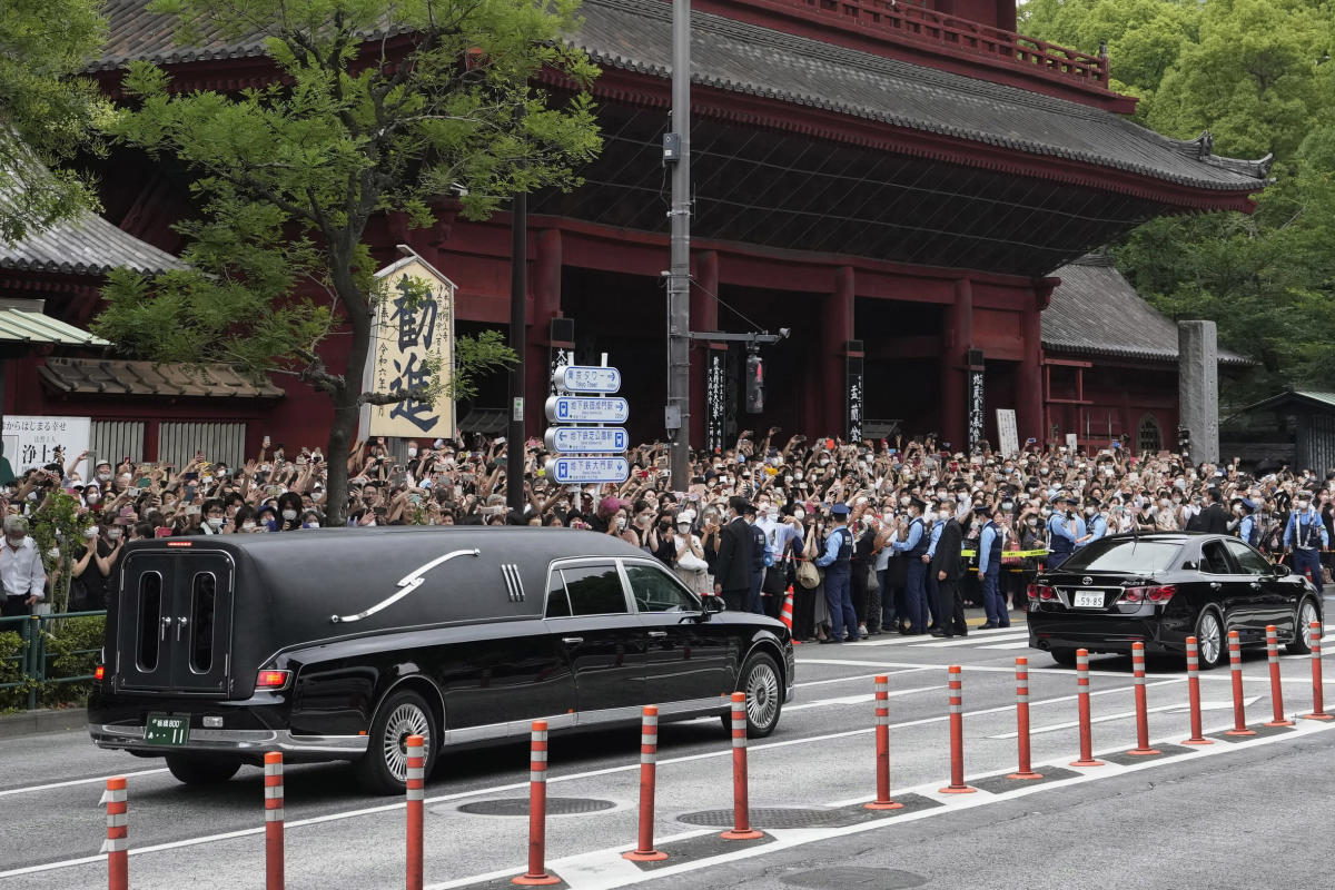 Japanese say final goodbye to assassinated former leader Abe