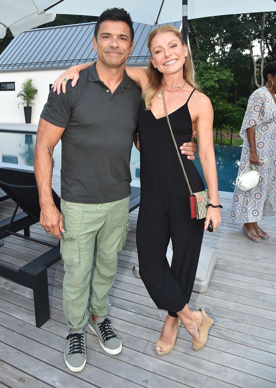 Kelly Ripa and Mark Consuelos Do Rock Climbing ‘Couples Therapy’: ‘Love on the Rocks’