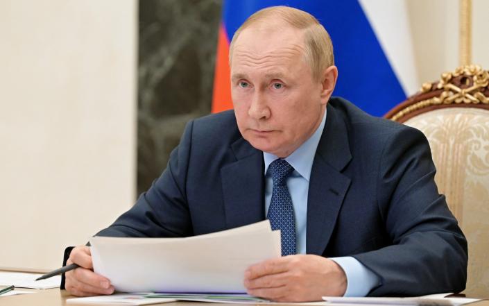 Putin profits from energy crisis as war batters European growth