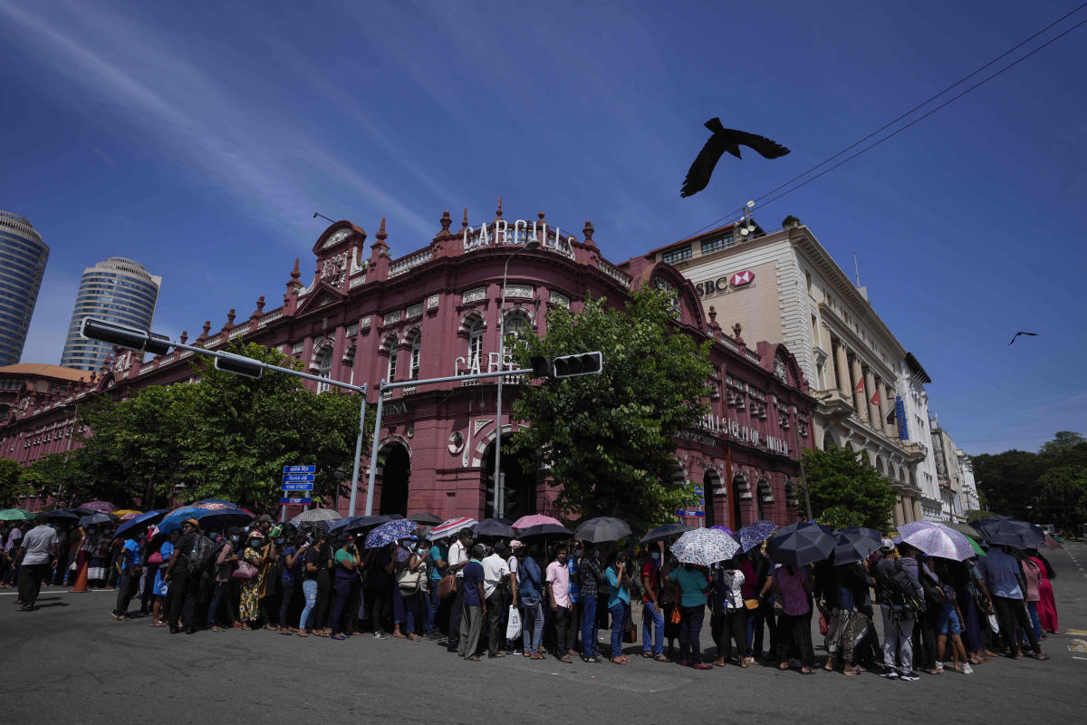 Sri Lanka lawmakers to pick new president but no deal on PM