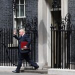 U.K. Live Updates: Ministers Will Tell Boris Johnson to Go, BBC Reports