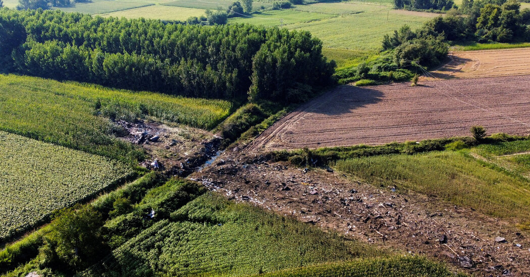 Ukrainian Cargo Plane Bound for Bangladesh Crashes in Greece