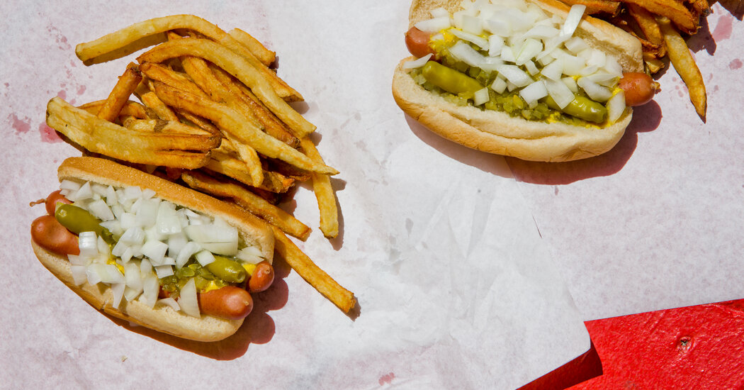 Welcome to Chicago, Hot Dog Town, U.S.A.