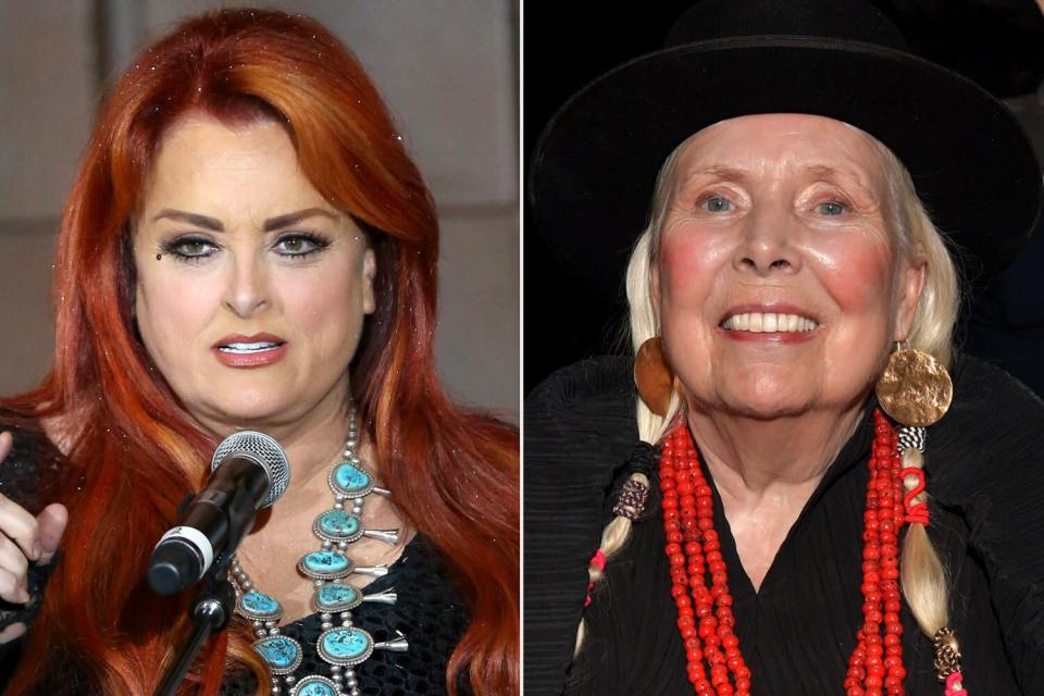 Wynonna Judd Wipes Away Tears During Joni Mitchell’s Emotional Performance of ‘Both Sides Now’