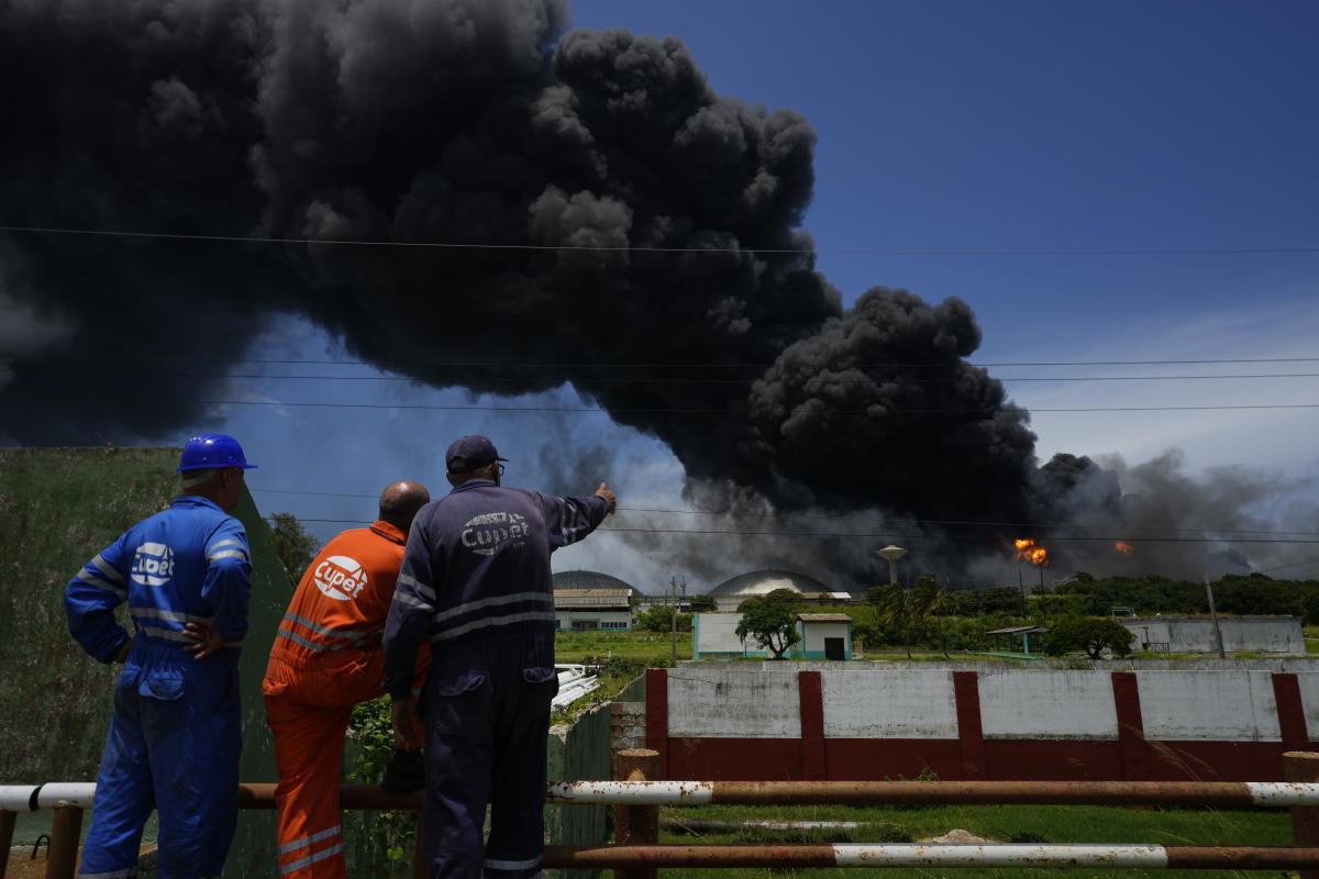 17 missing, 121 hurt, 1 dead in fire at Cuban oil facility