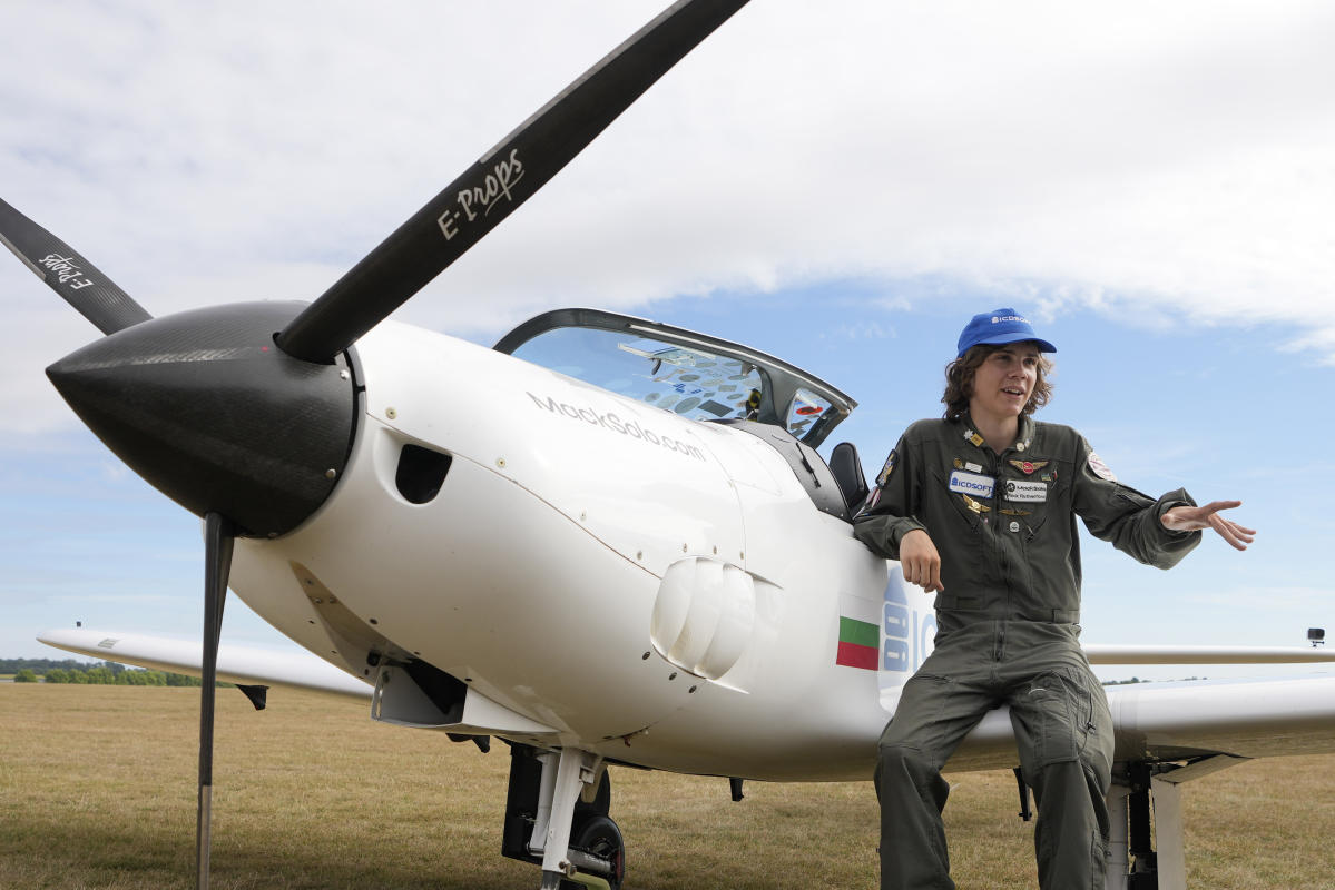 17-year-old pilot sets record for solo flight around world