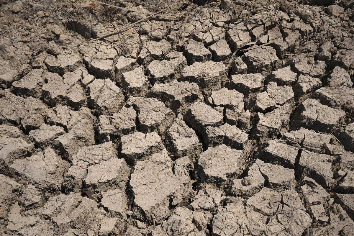 AP PHOTOS: Drought changes landscape in southwest China