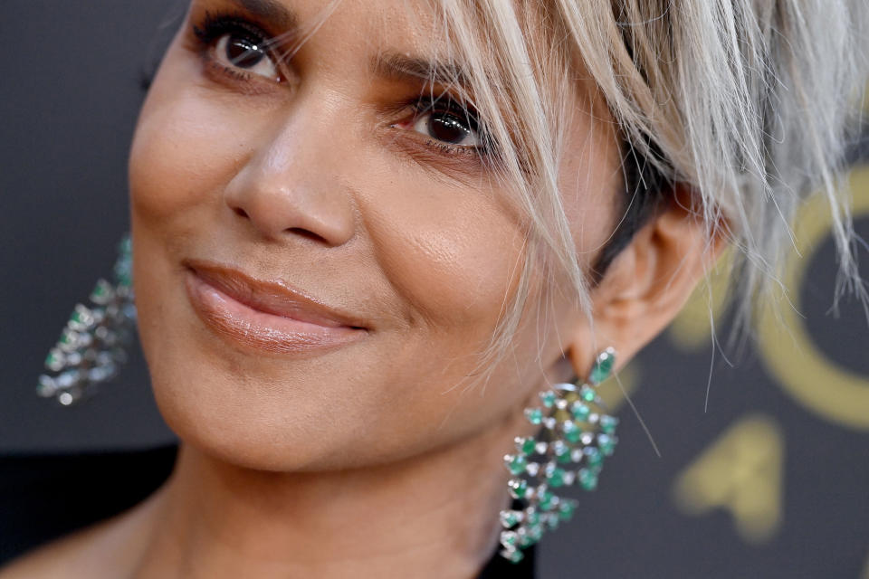 Halle Berry’s boyfriend, Van Hunt, celebrates her 56th birthday: “I love you with everything I got’