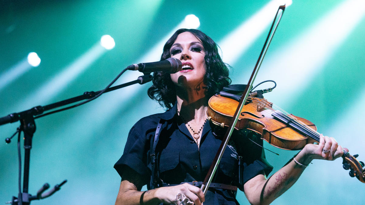 ‘I’m gonna do me’: Amanda Shires on women in country music and her new album ‘Take It Like a Man’