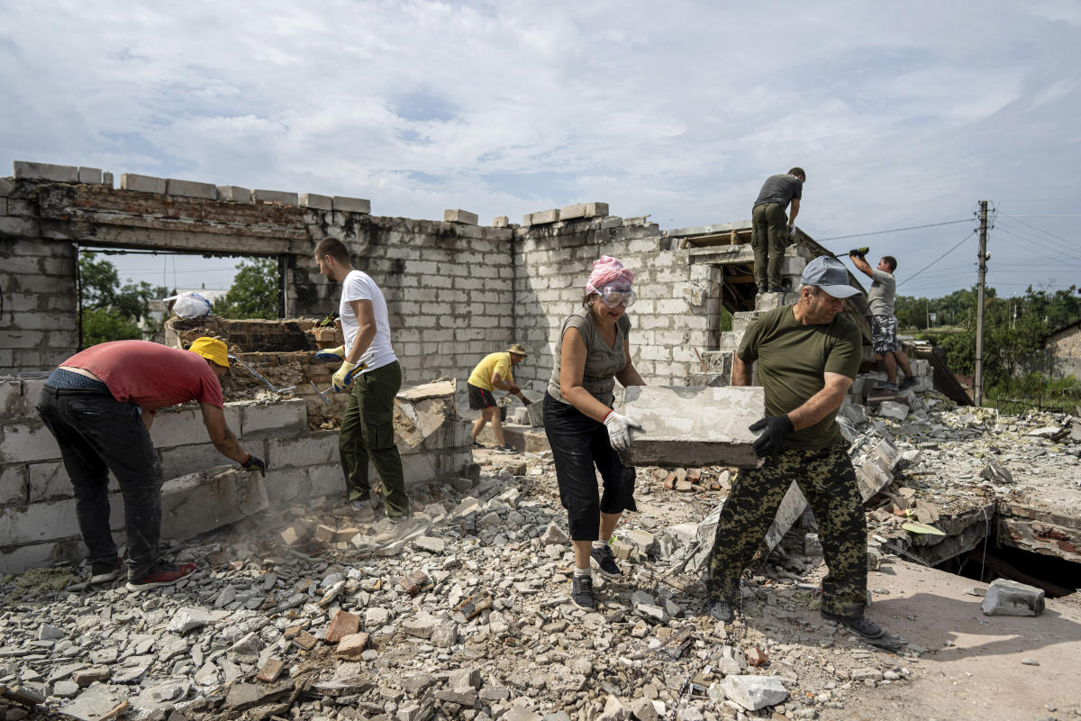 In Ukraine, rebuilding starts with neighbors’ help