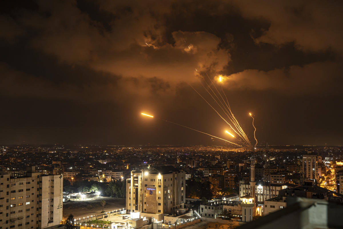 Israel and Gaza militants exchange fire after deadly strikes