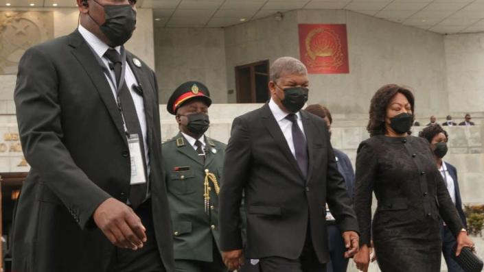 José Eduardo dos Santos: State funeral for Angola ex-president