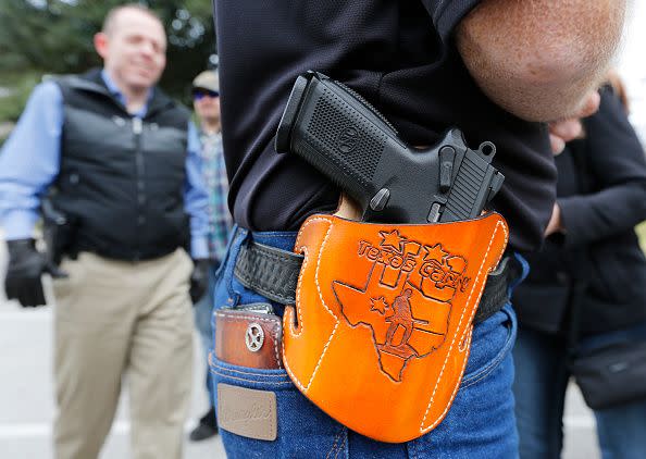 Judge Strikes Down Texas Law Barring Gun Carry for Young Adults